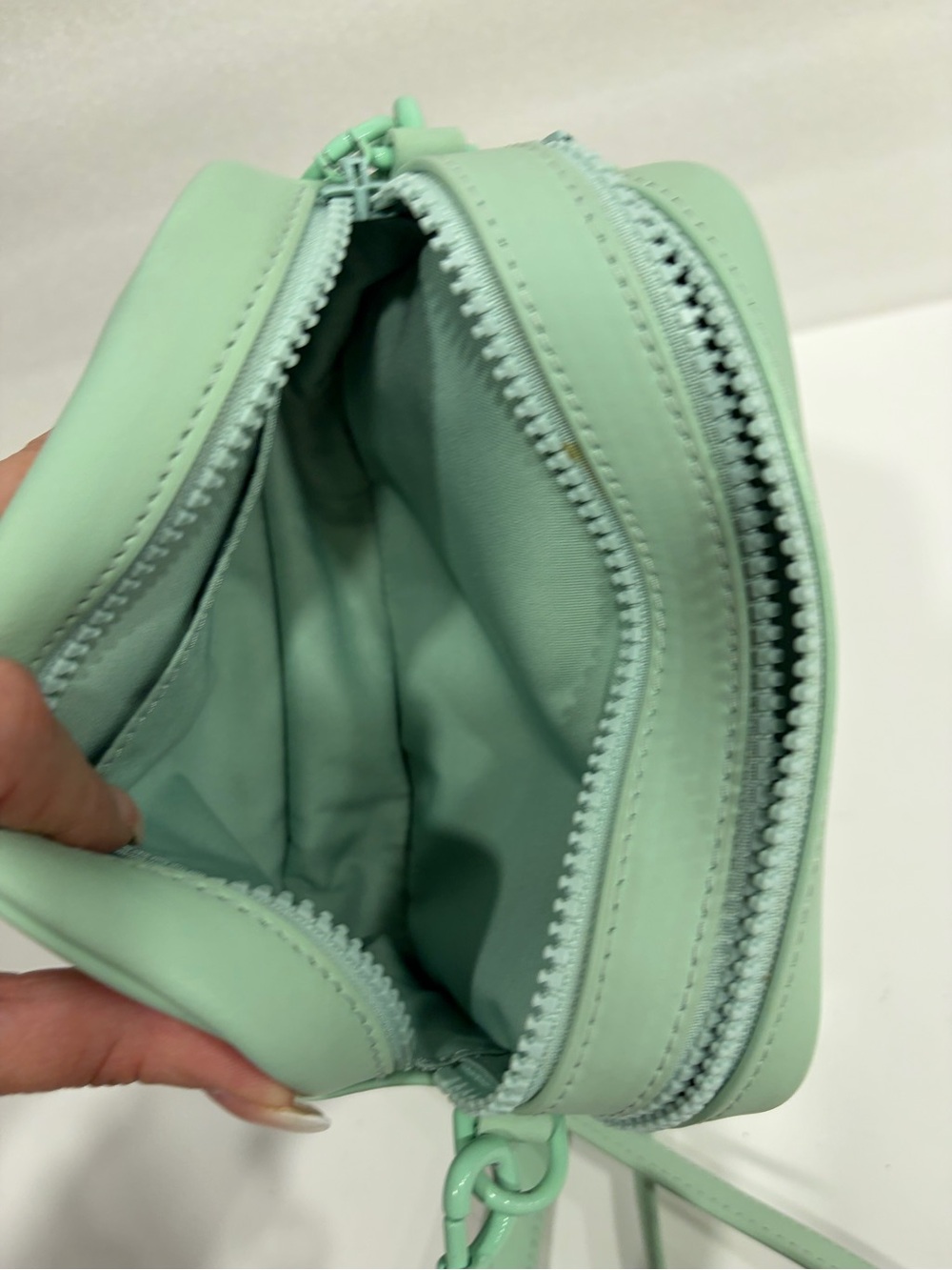 Tory Burch Mint Leather Crossbody Camera Bag - Picture 7 of 8